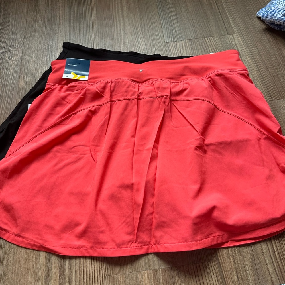 Two women’s old navy athletic stretch tech  skorts size XL NWT